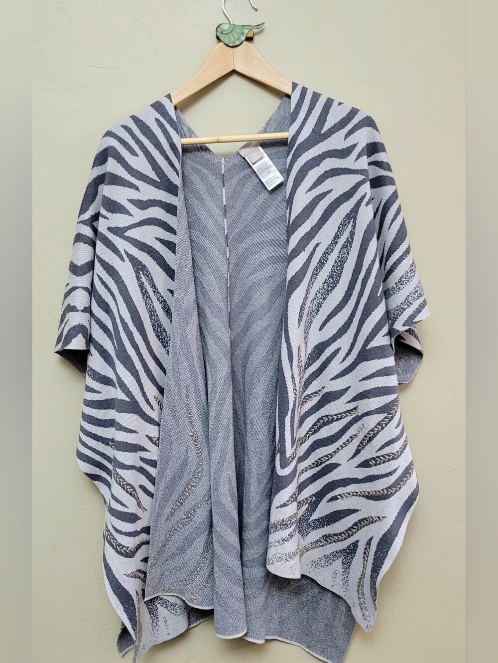 Chico's Gray & Charcoal Zebra Print Open Front Cape Sz S/M